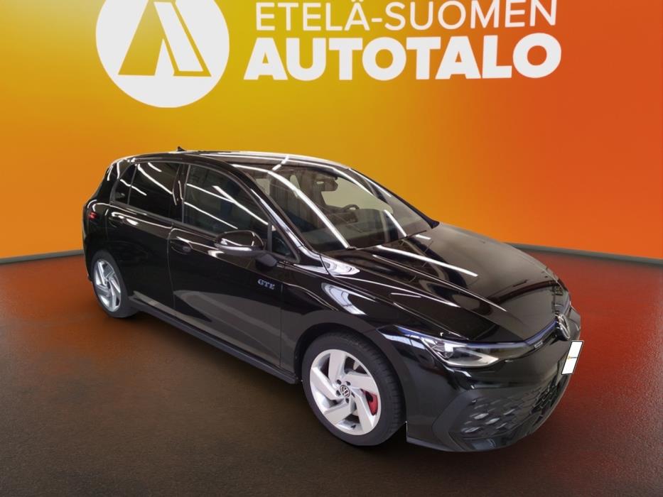 VOLKSWAGEN Golf 2026