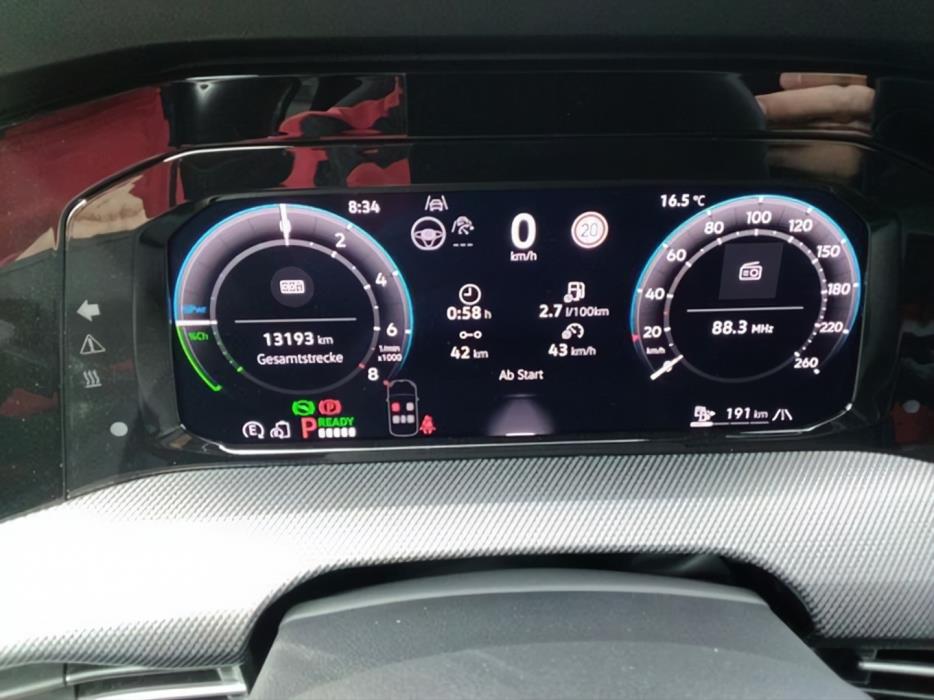VOLKSWAGEN Golf 2026