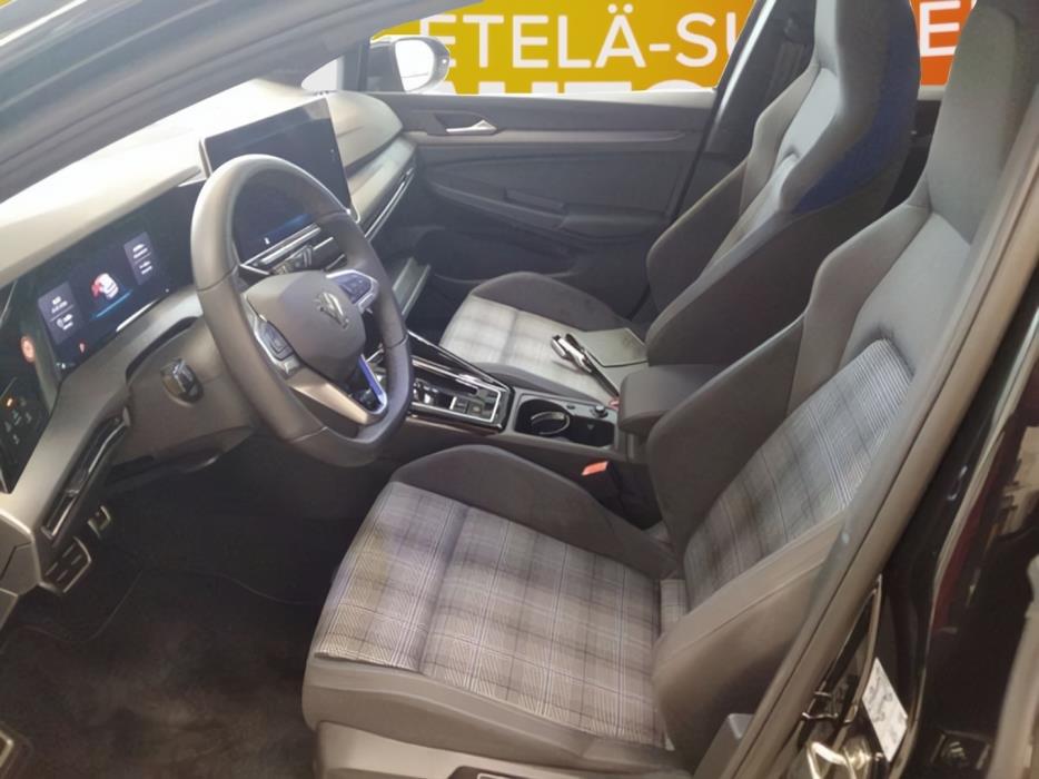 VOLKSWAGEN Golf 2026