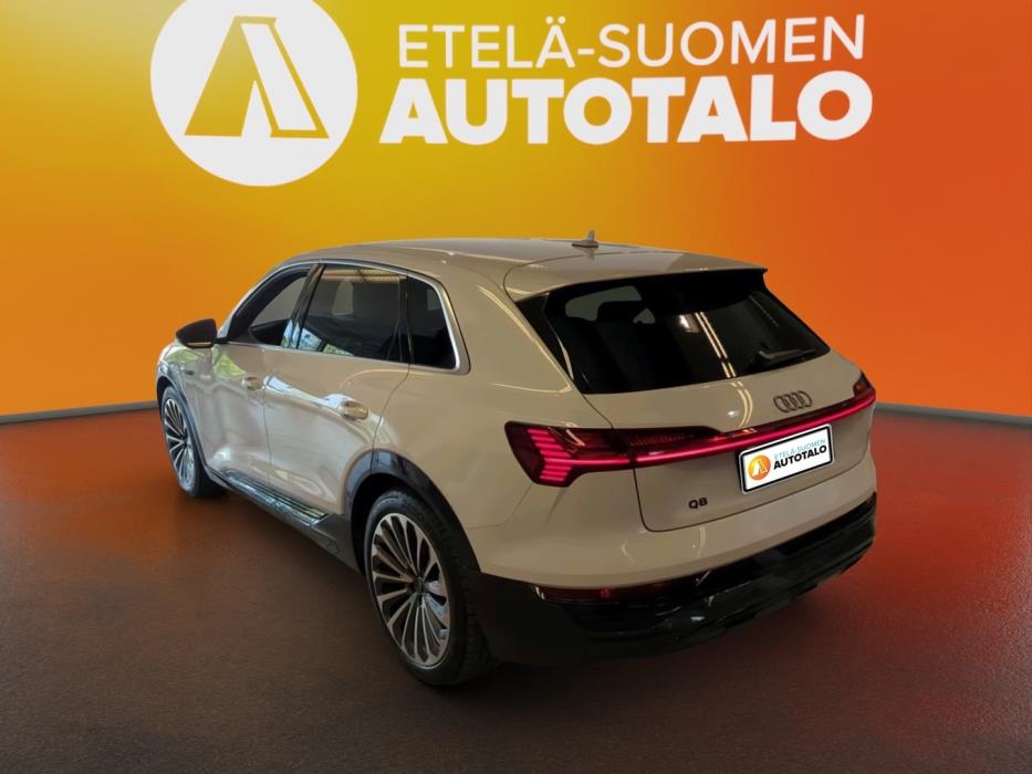 AUDI Q8 e-tron 2024