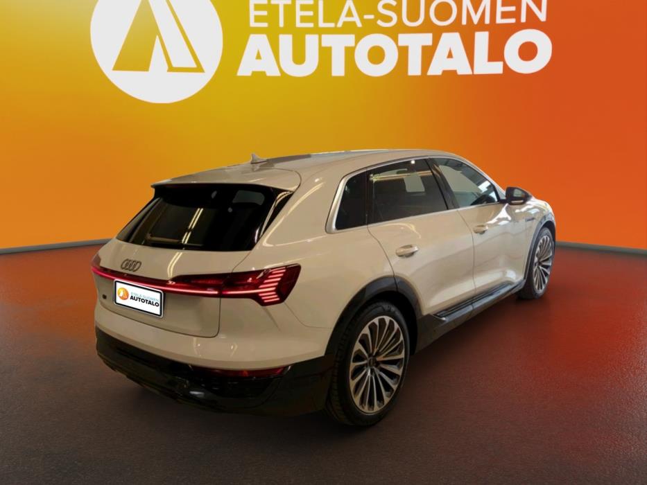 AUDI Q8 e-tron 2024