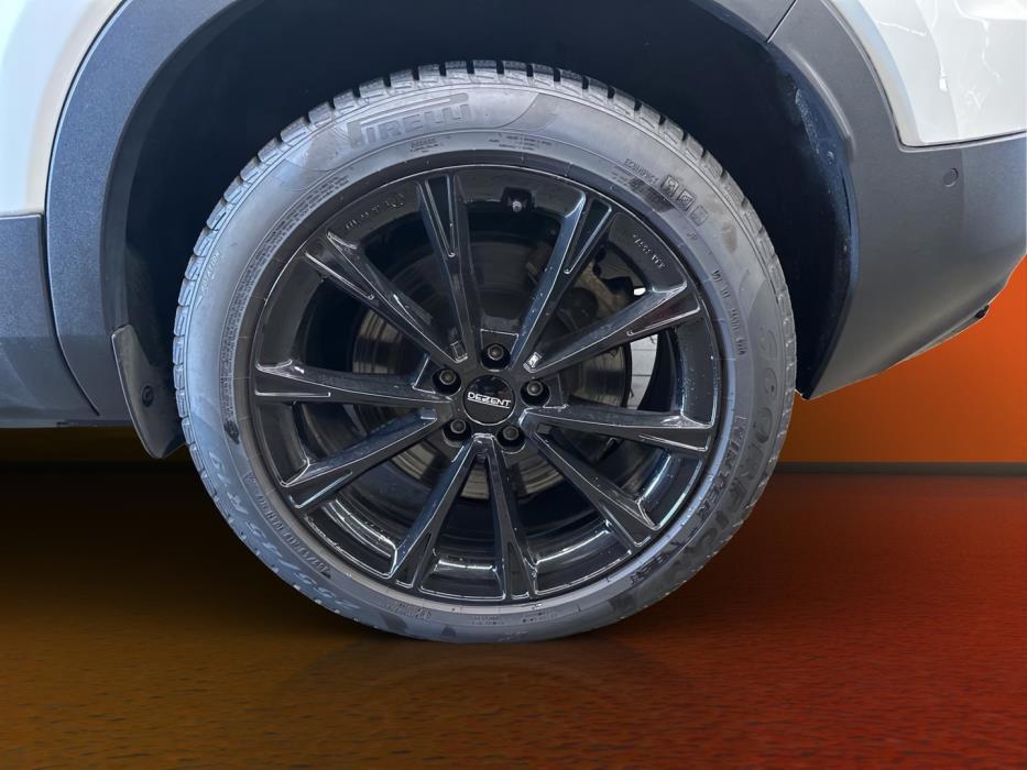 VOLVO C40 2024