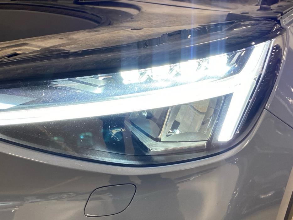 VOLVO C40 2023