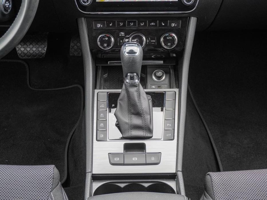 SKODA Superb 2024