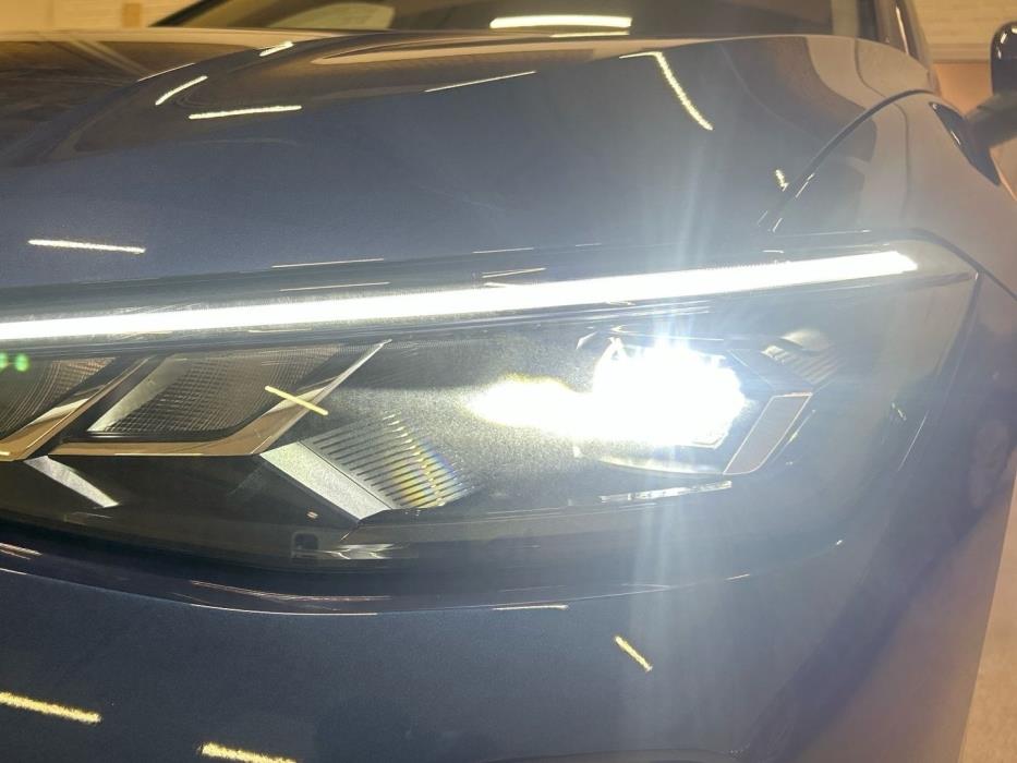 VOLKSWAGEN Passat 2025