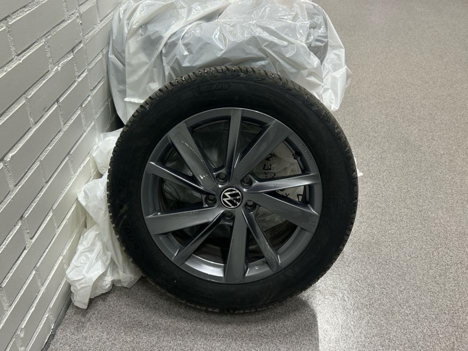 VOLKSWAGEN Passat 2025