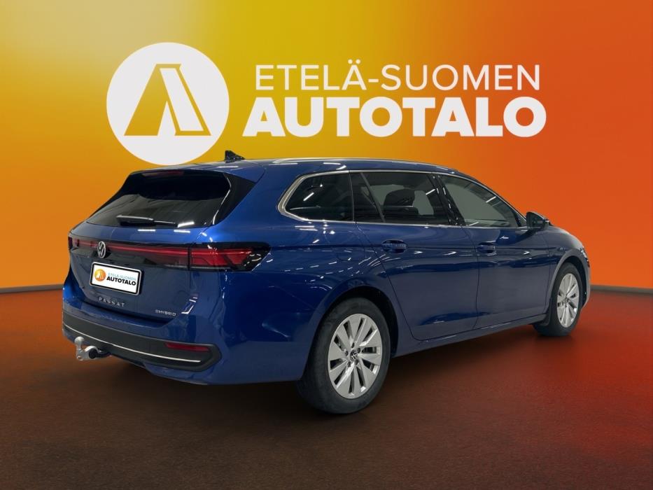 VOLKSWAGEN Passat 2025