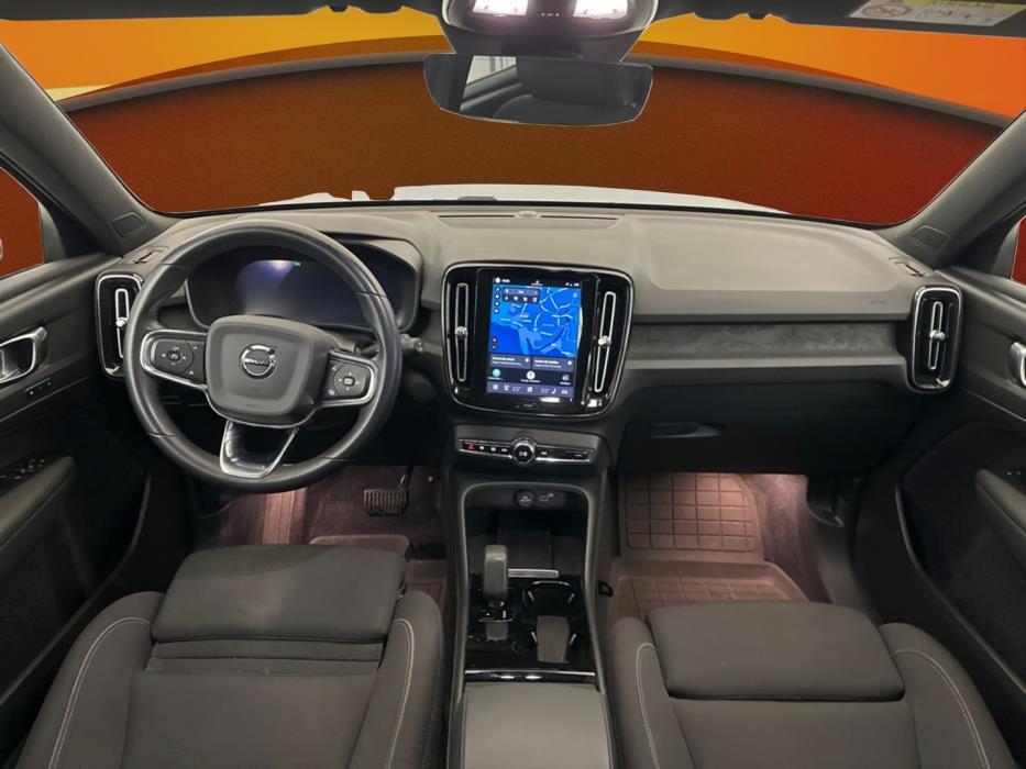 VOLVO XC40 2024