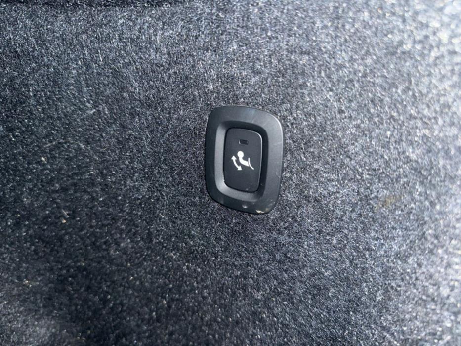 VOLVO XC40 2024