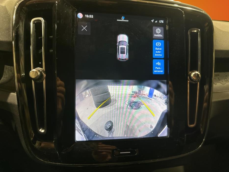 VOLVO XC40 2024
