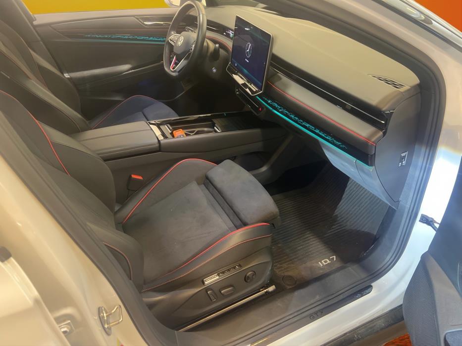 VOLKSWAGEN ID.7 2025