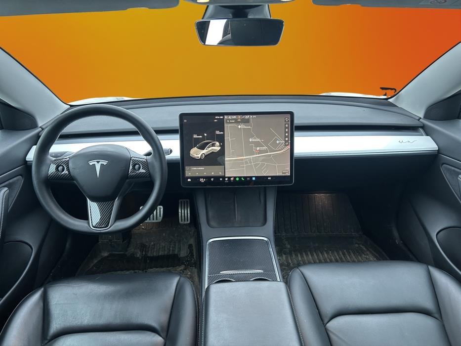 TESLA Model 3 2021