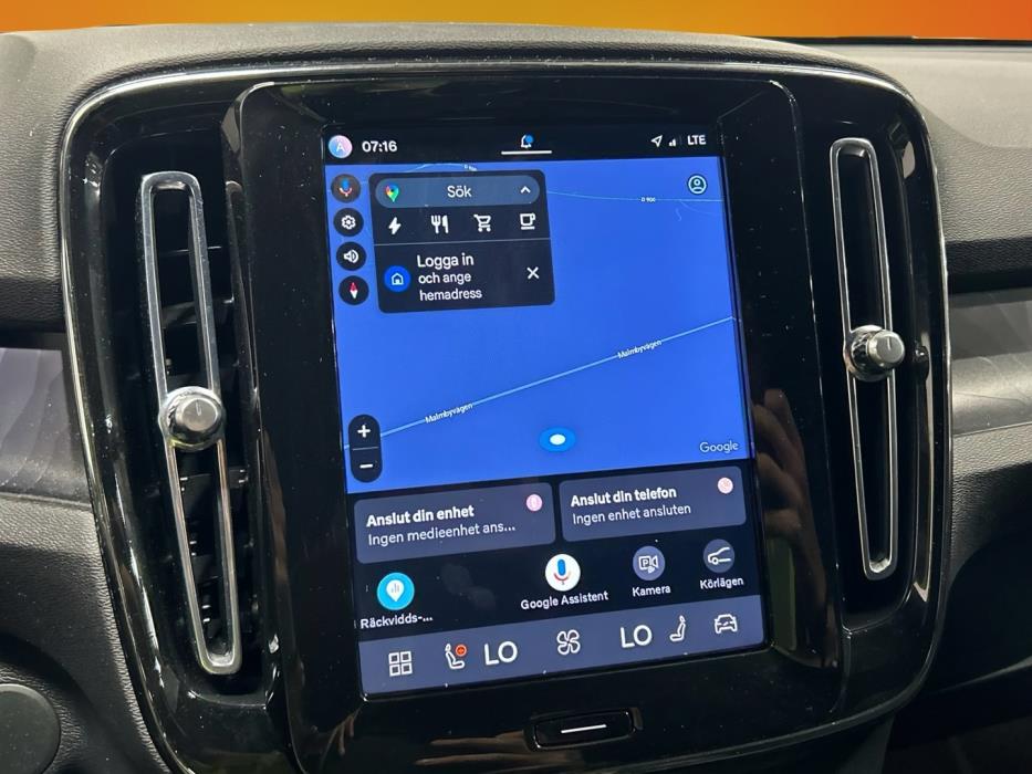 VOLVO XC40 2024