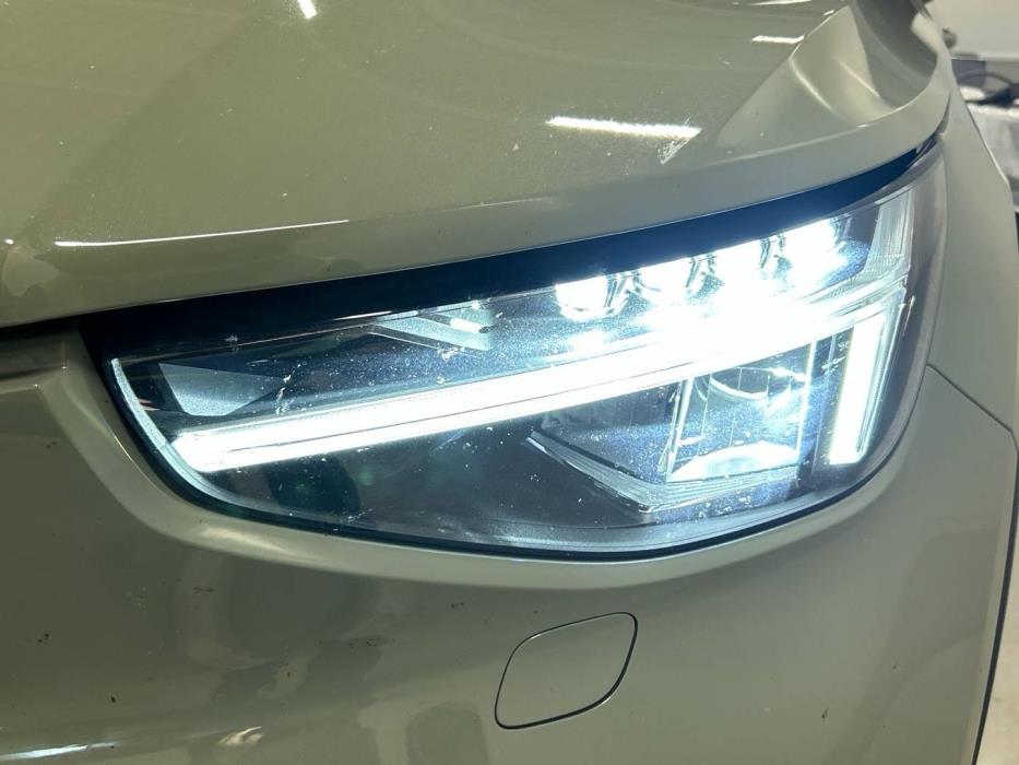 VOLVO XC40 2024