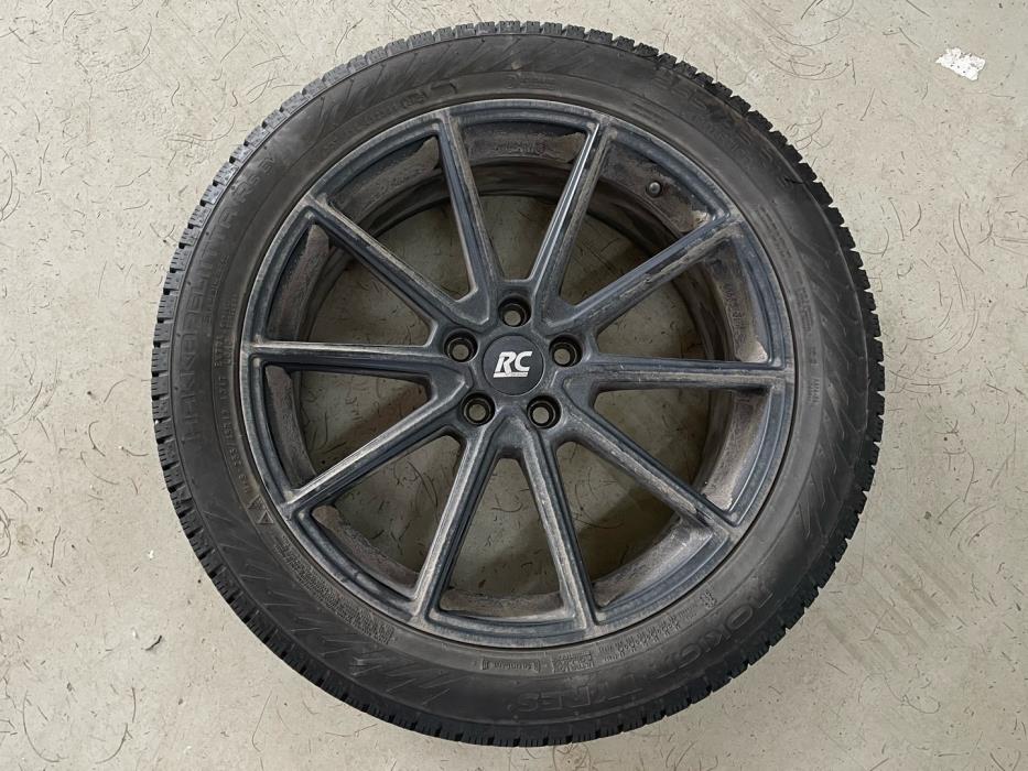 VOLVO XC40 2024