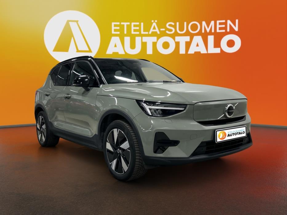 VOLVO XC40 2024