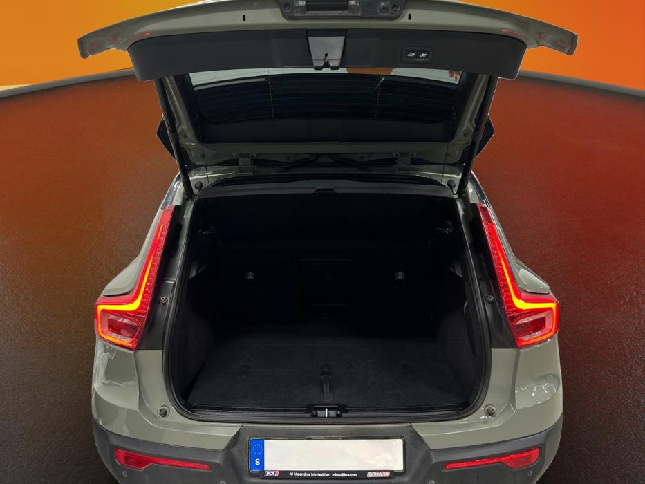 VOLVO XC40 2024
