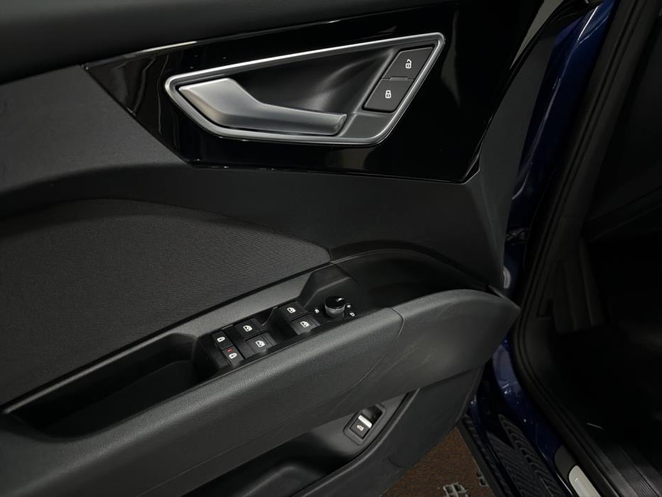AUDI Q4 e-tron 2023