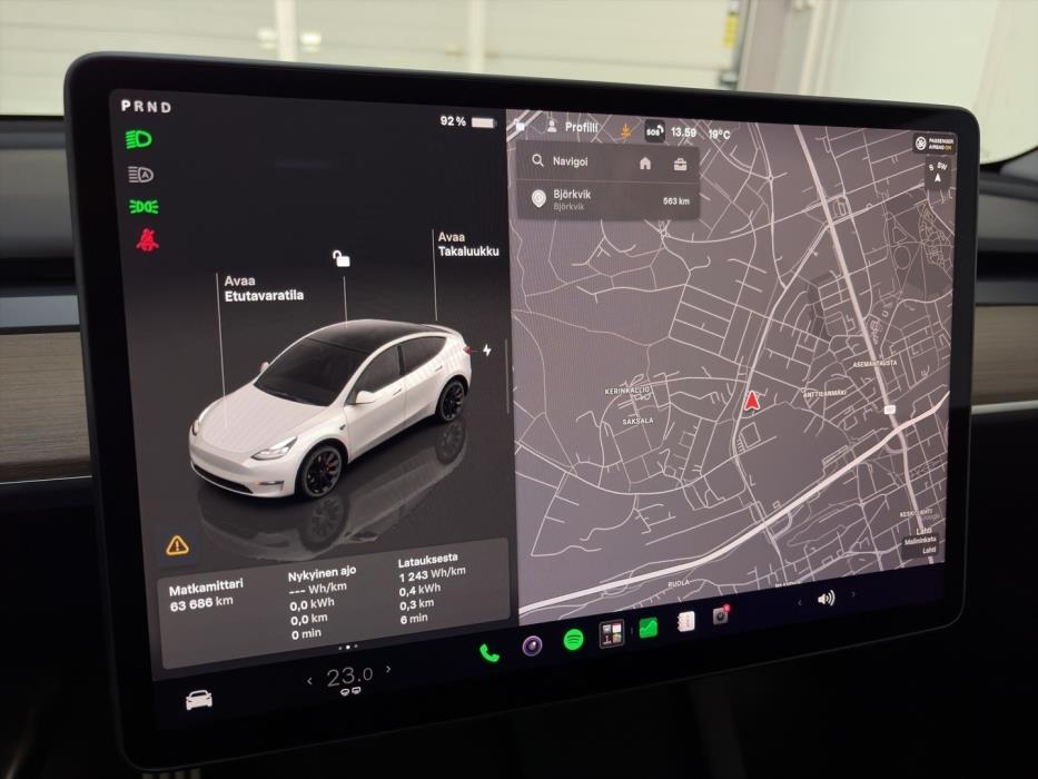 TESLA Model Y 2023