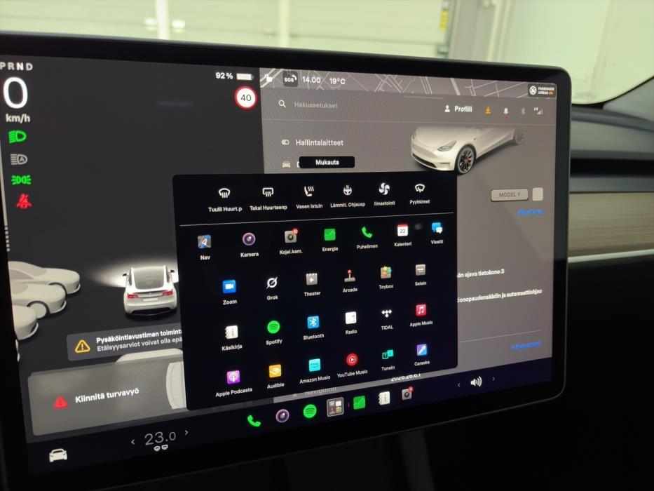 TESLA Model Y 2023