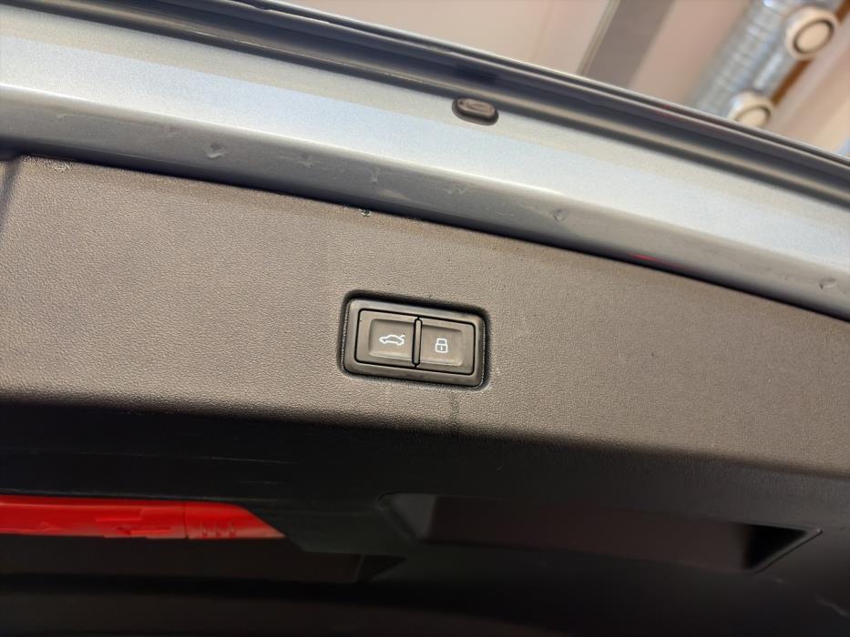 AUDI Q4 e-tron 2022