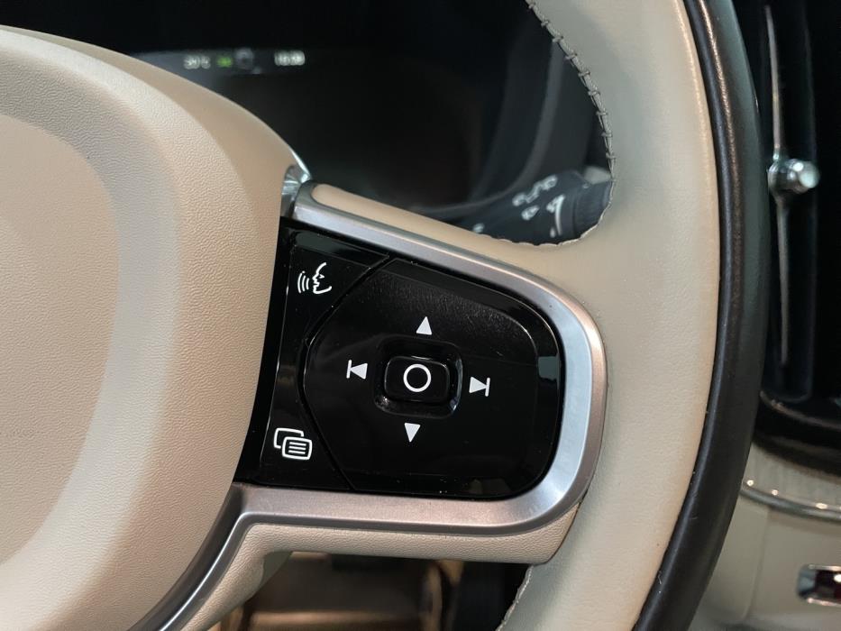 VOLVO XC60 2018