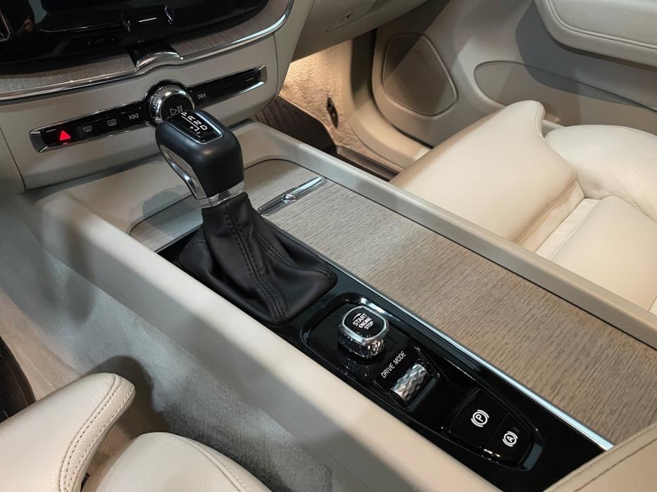 VOLVO XC60 2018