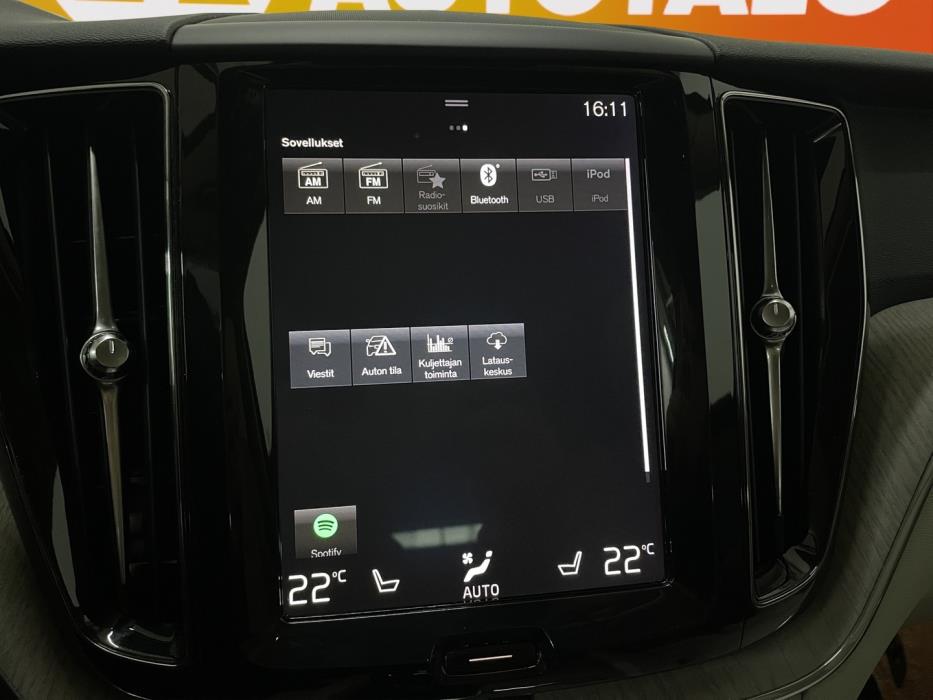 VOLVO XC60 2018