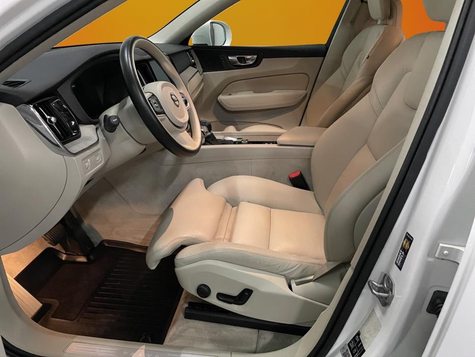 VOLVO XC60 2018