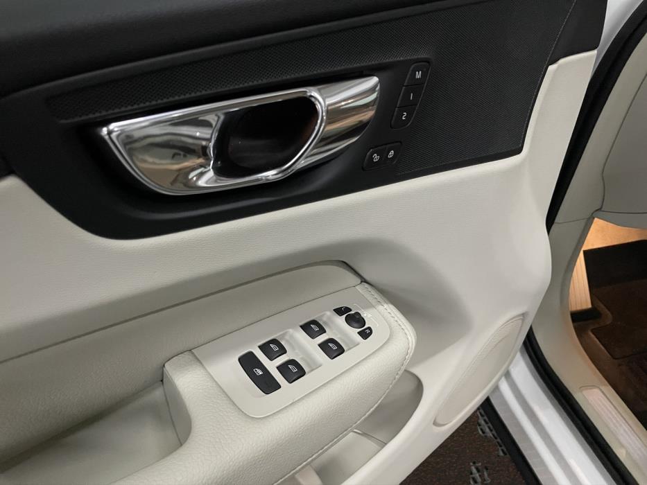 VOLVO XC60 2018