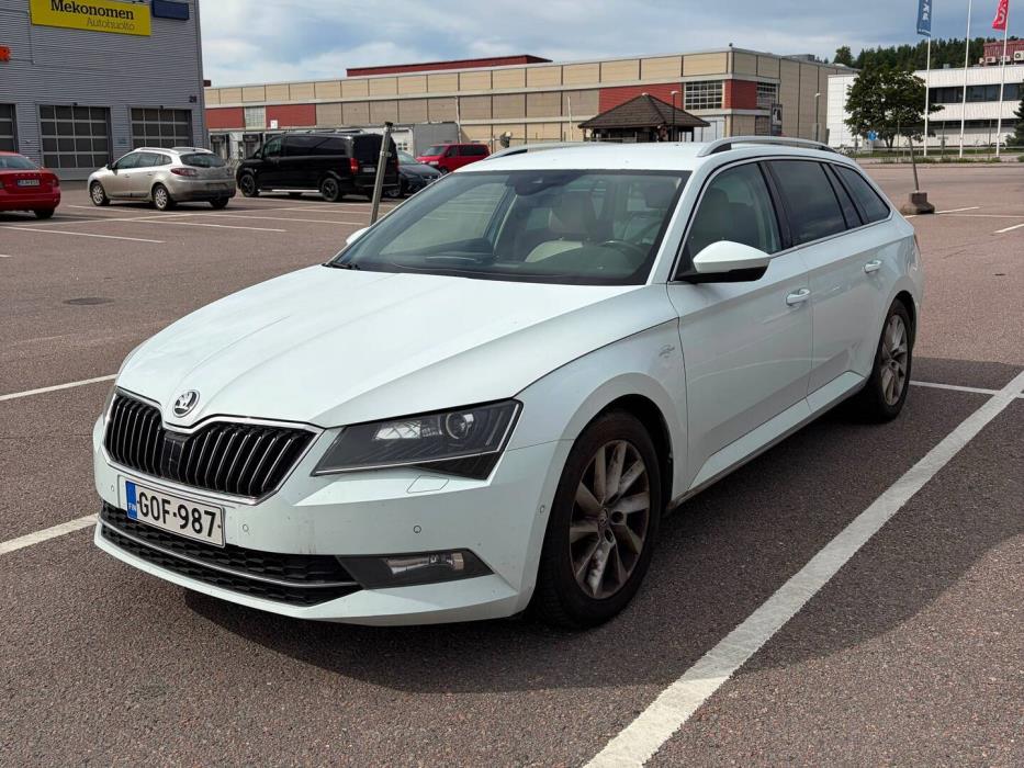 SKODA Superb 2016