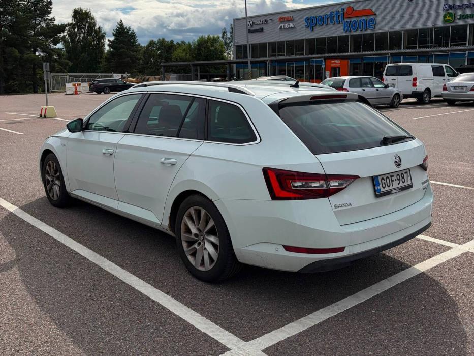 SKODA Superb 2016