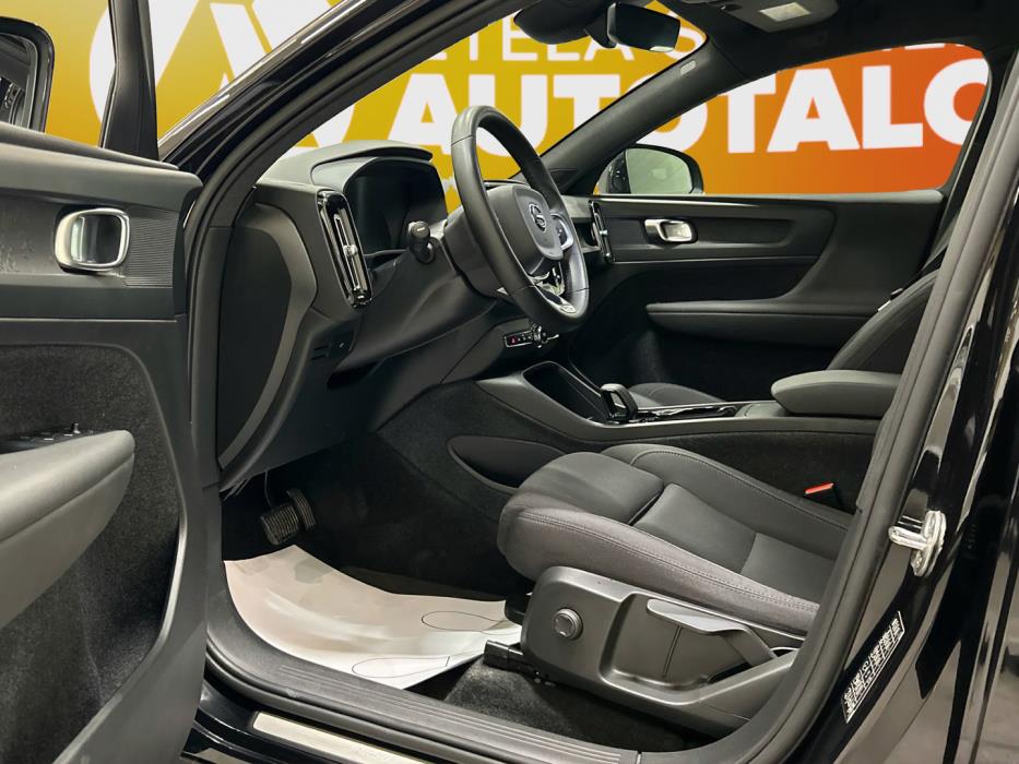 VOLVO C40 2023