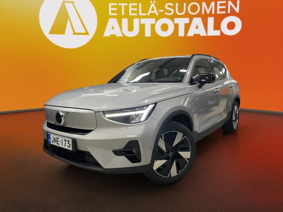 VOLVO XC40 2024