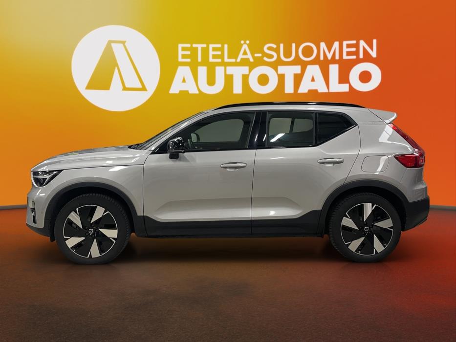 VOLVO XC40 2024