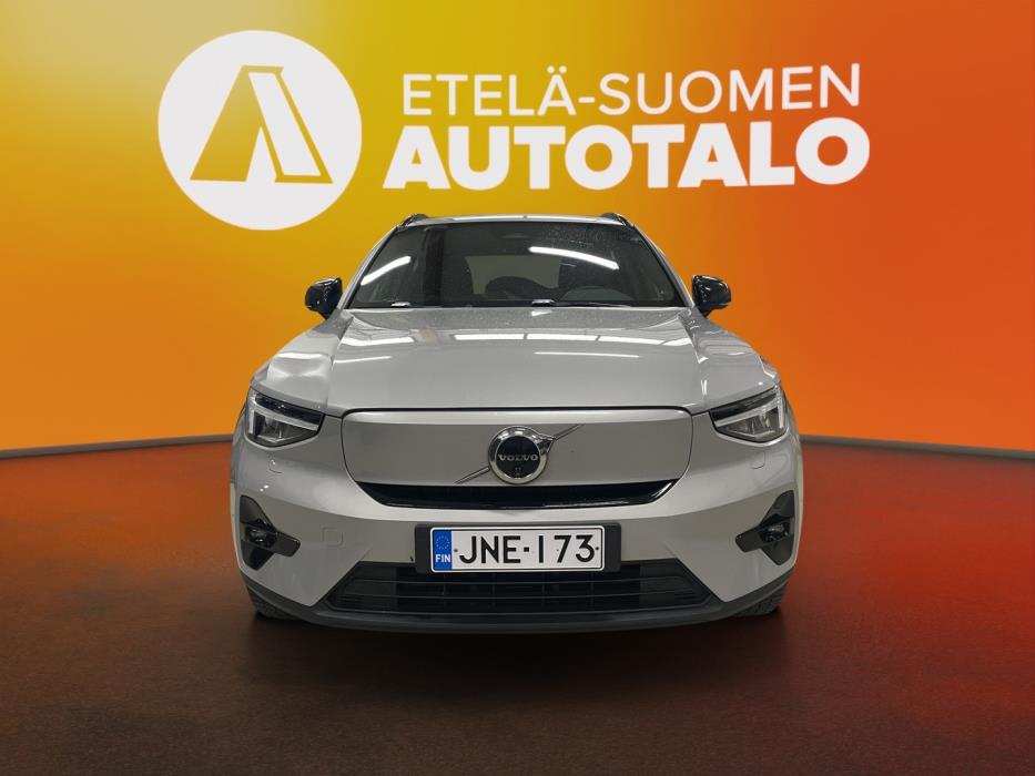 VOLVO XC40 2024