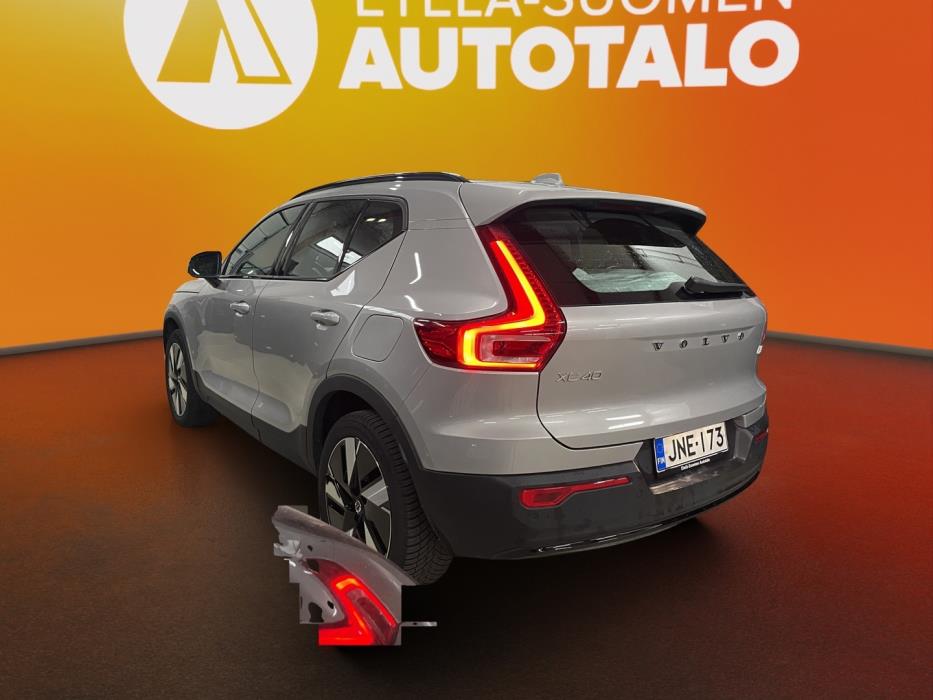 VOLVO XC40 2024
