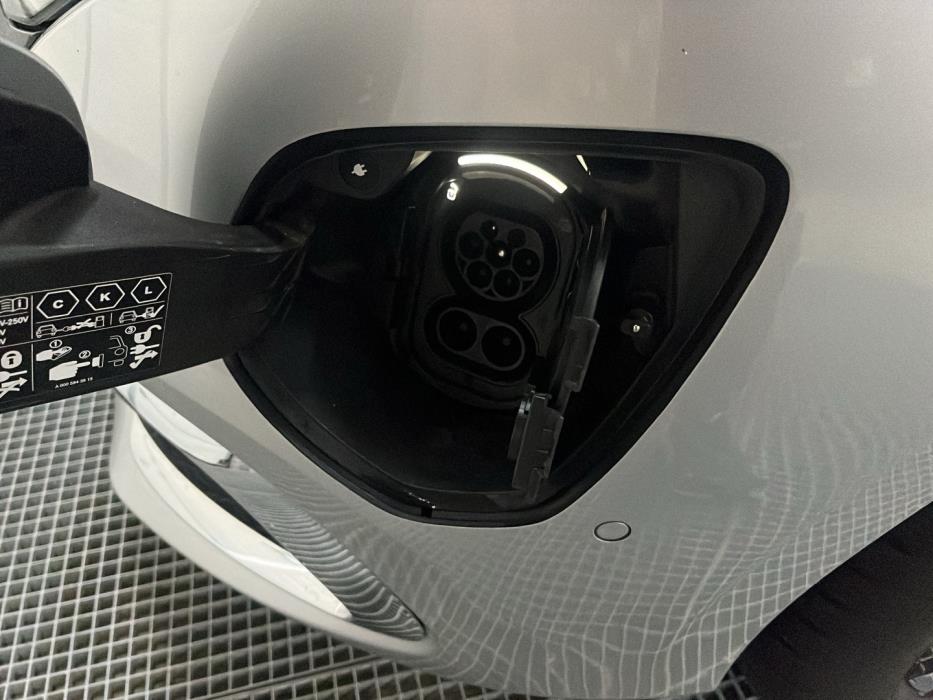 MERCEDES-BENZ EQV 2022