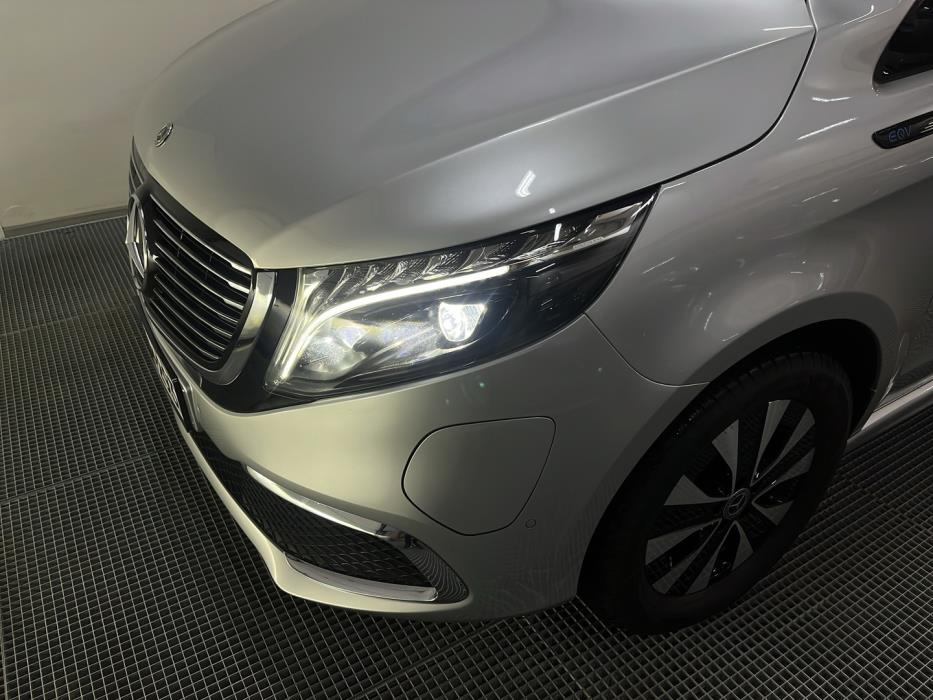 MERCEDES-BENZ EQV 2022