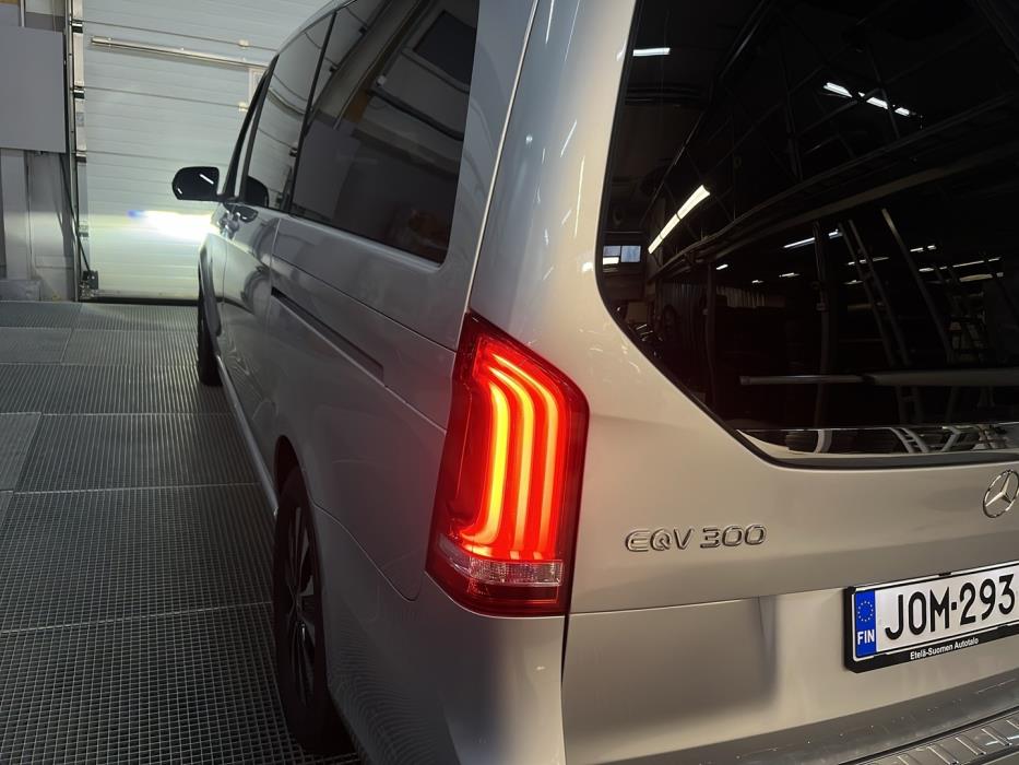 MERCEDES-BENZ EQV 2022