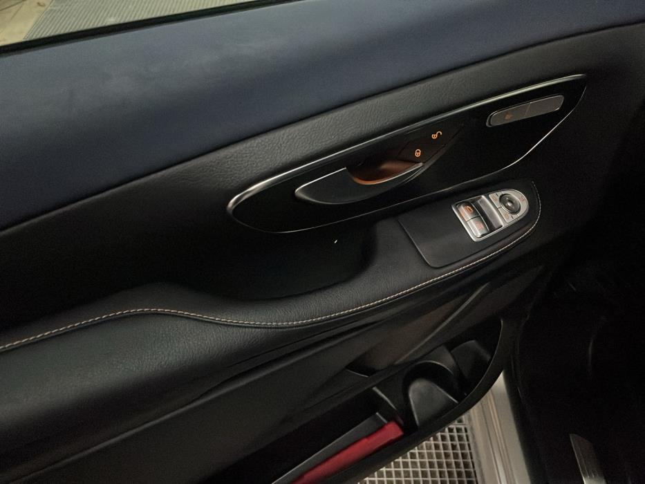 MERCEDES-BENZ EQV 2022