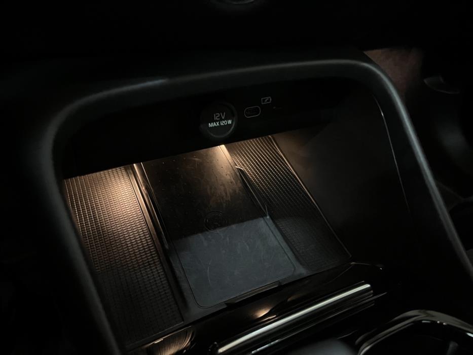 VOLVO XC40 2024