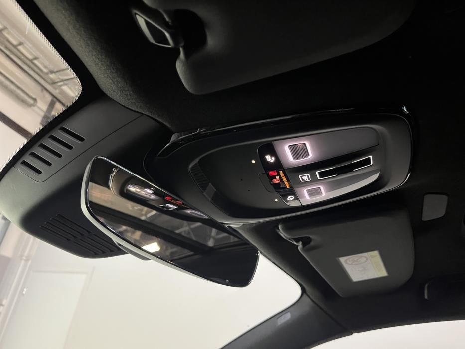 VOLVO XC40 2024