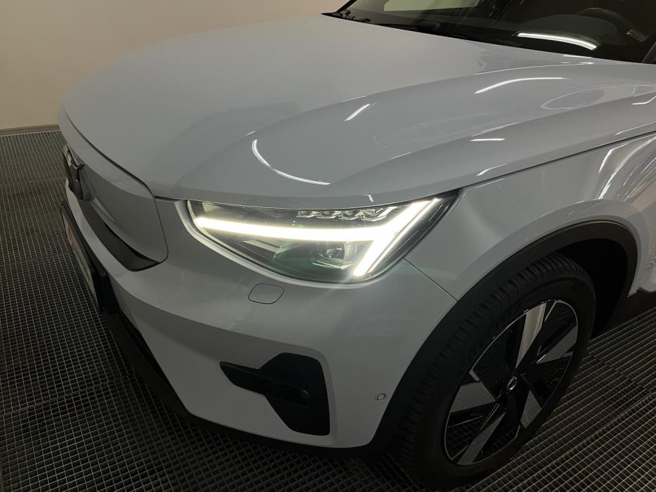 VOLVO XC40 2024