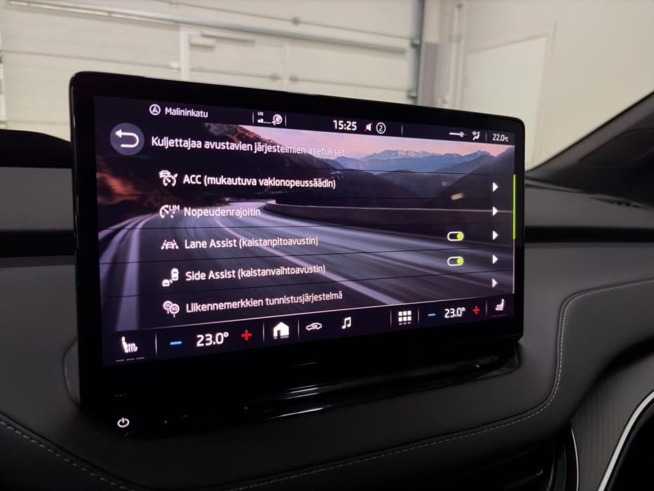 SKODA Enyaq 2023