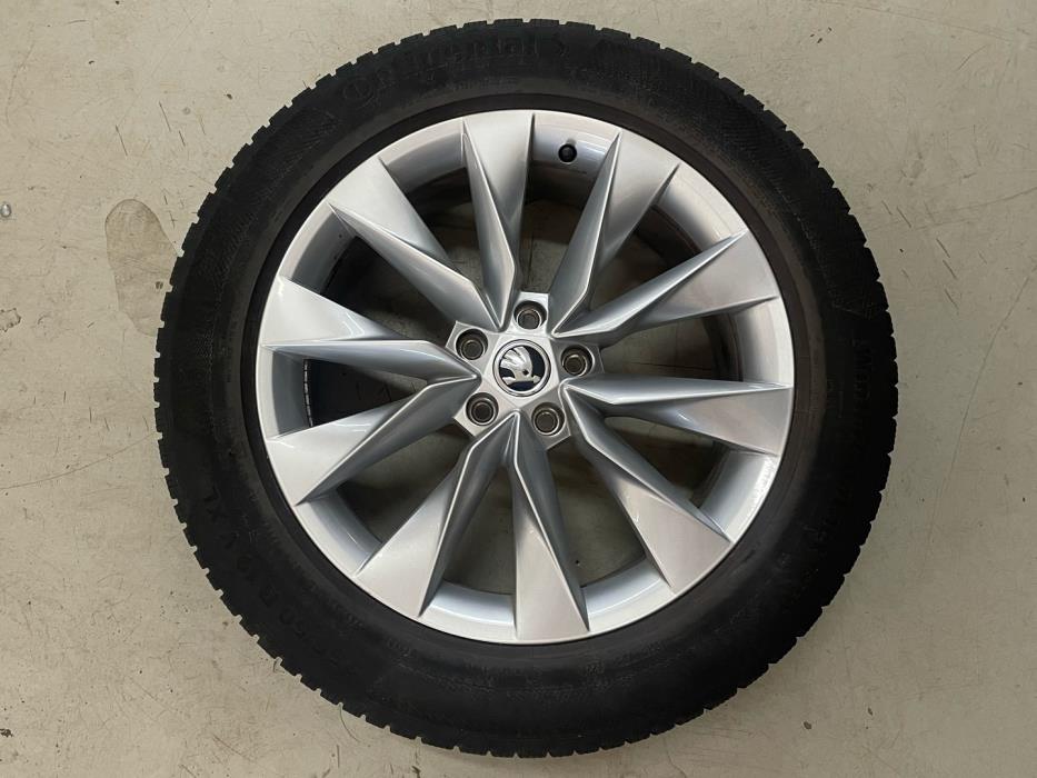 SKODA Enyaq 2023