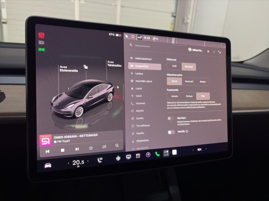 TESLA Model 3 2022