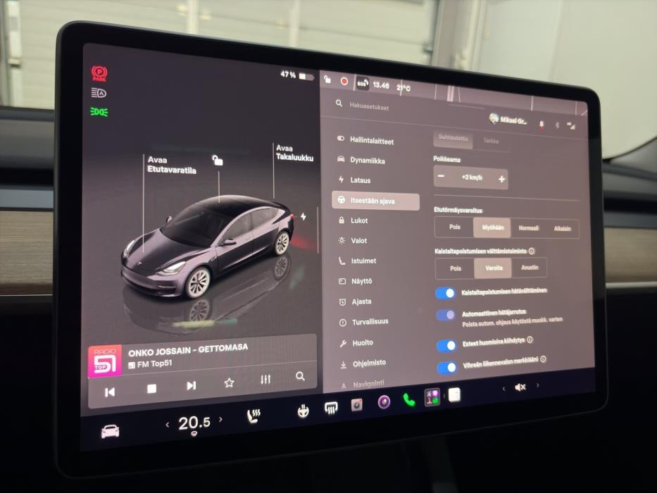 TESLA Model 3 2022