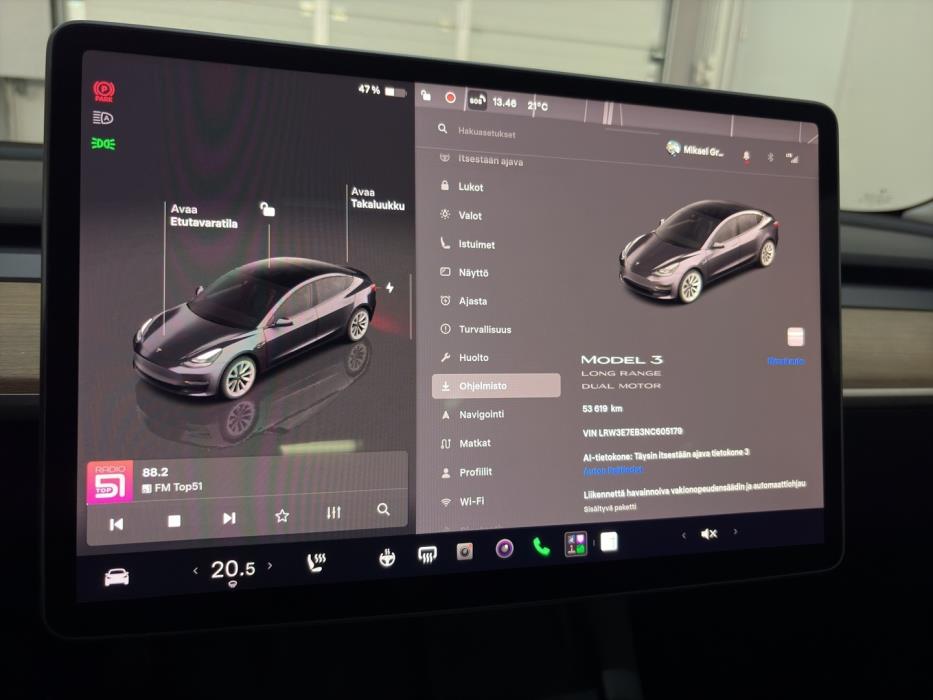 TESLA Model 3 2022