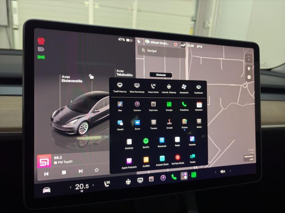 TESLA Model 3 2022
